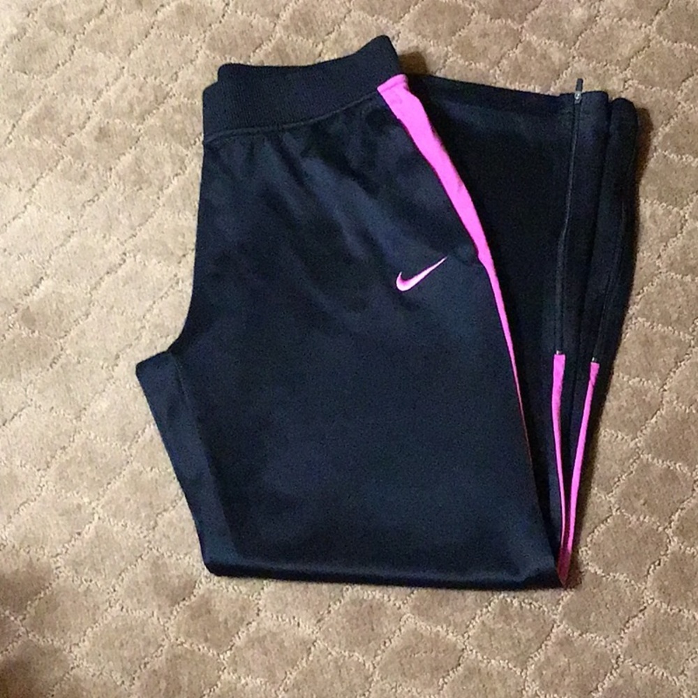 NIKE WOMENS PANTS